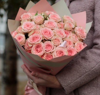 Букет кустовых роз Прана