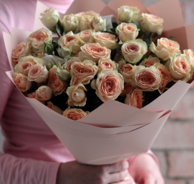 Букет кустовых роз Сансера