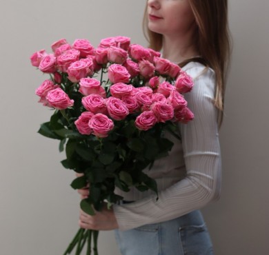Букет из 9 кустовых роз 
