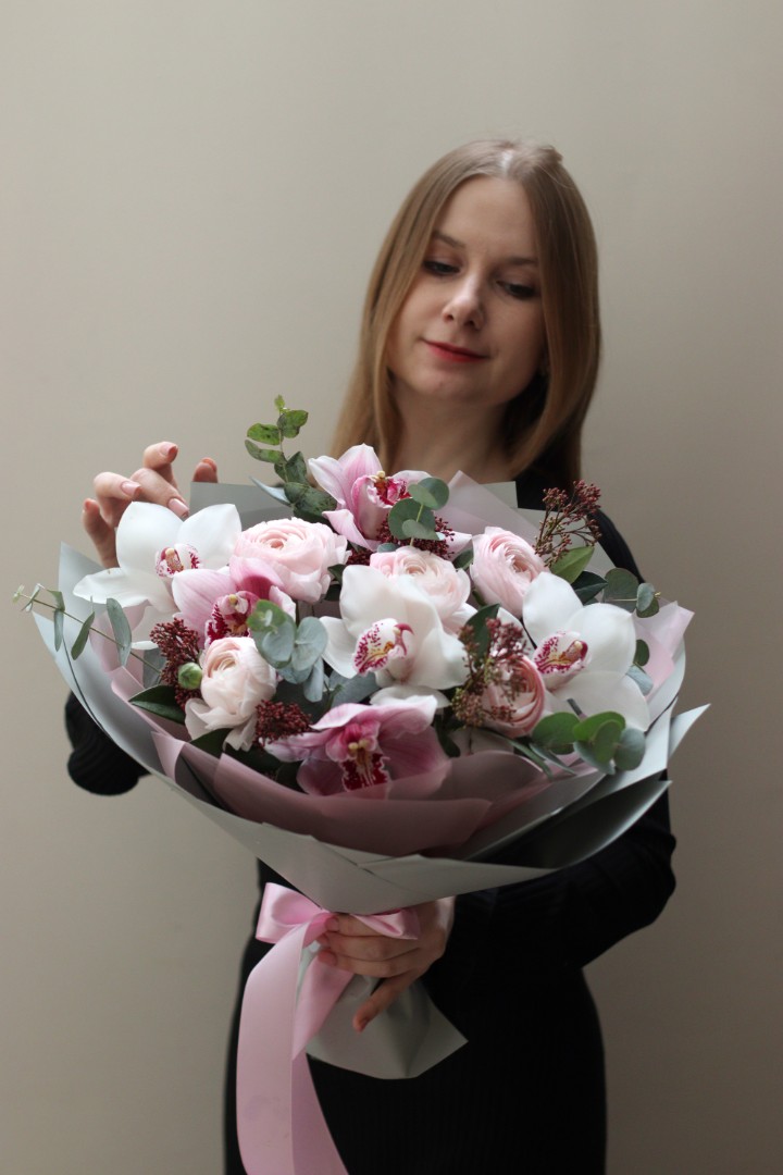 Букет с ранункулюсами 